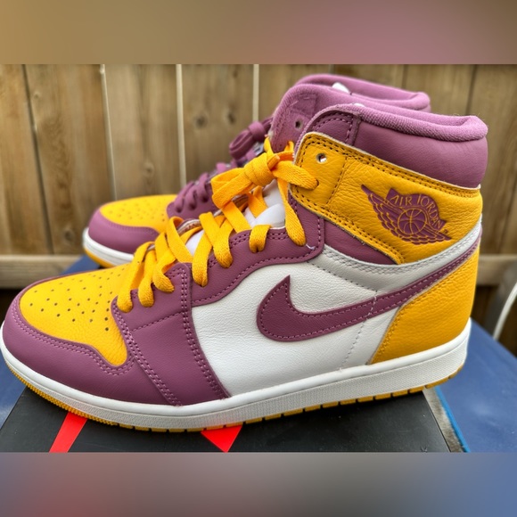 Air Jordan 1 Retro High OG. Band of Brothers - Picture 4 of 12